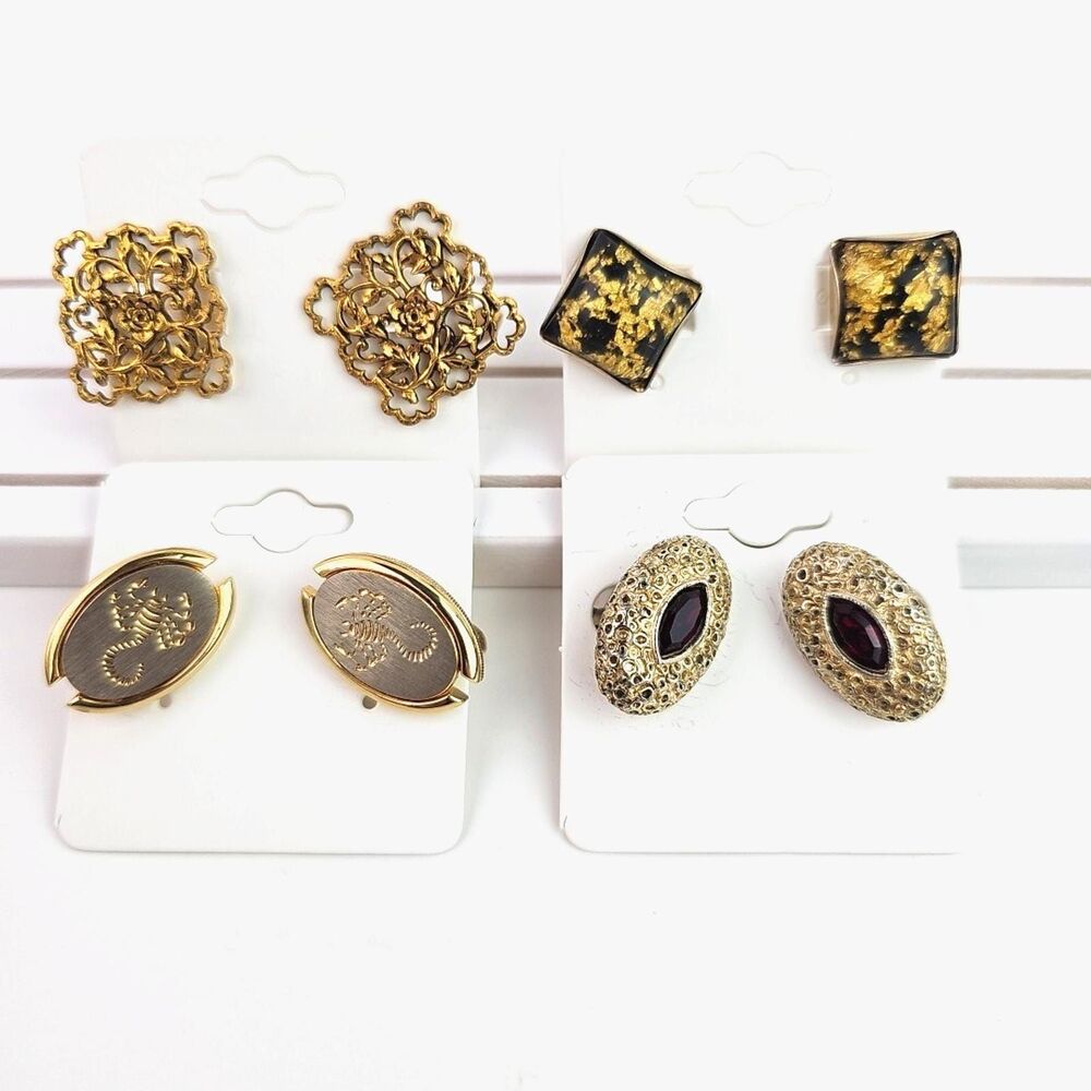 Vintage Cufflinks Gold Tone Filigree Black Foil Red Etched Ovals Unisex 4 Sets